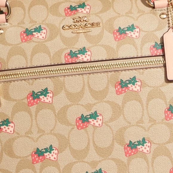 NWT💃Coach Gallery Tote In Signature Canvas With Strawberry Print - Picture 10 of 12